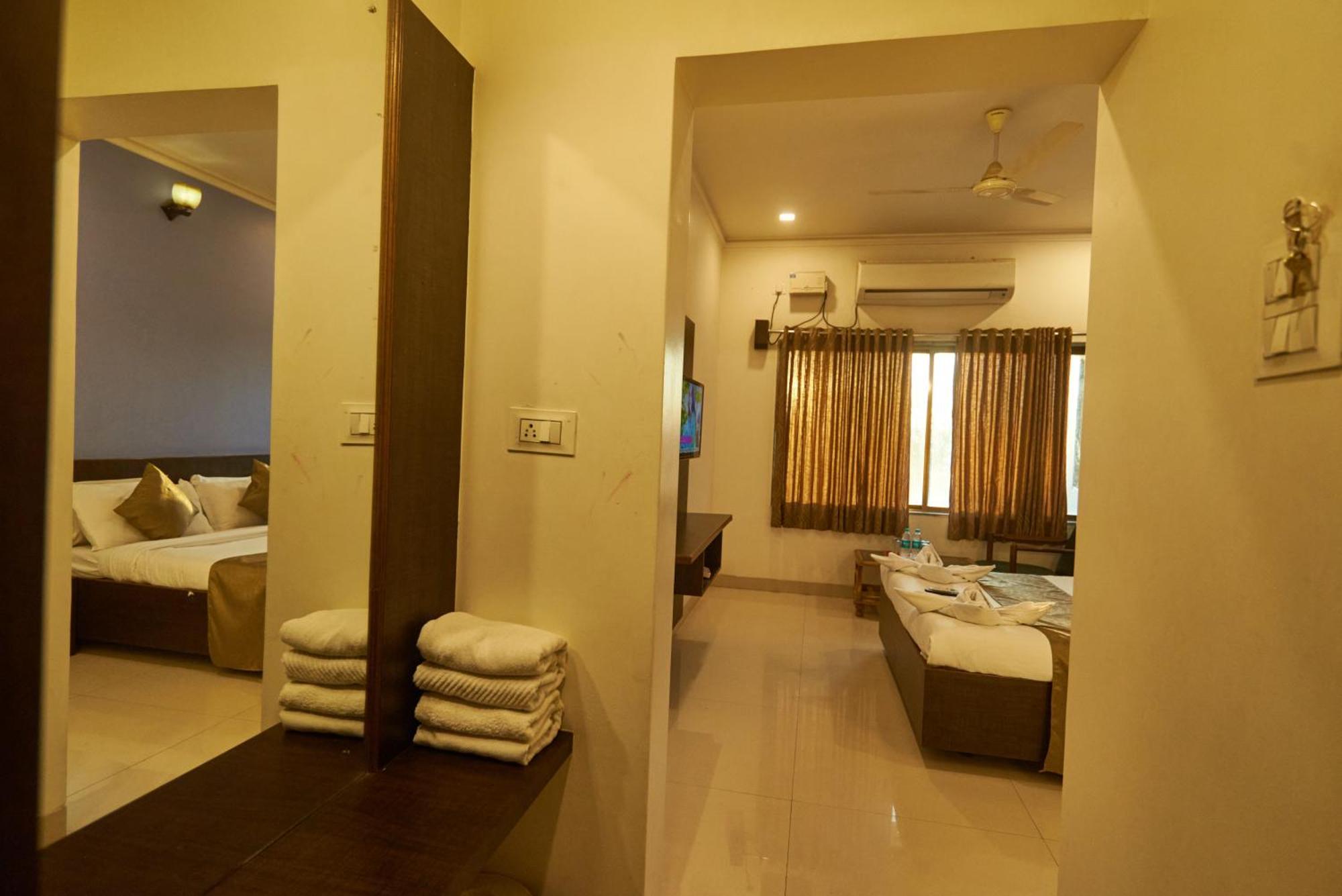 Hotel Pride Inn Shirdi Exterior photo