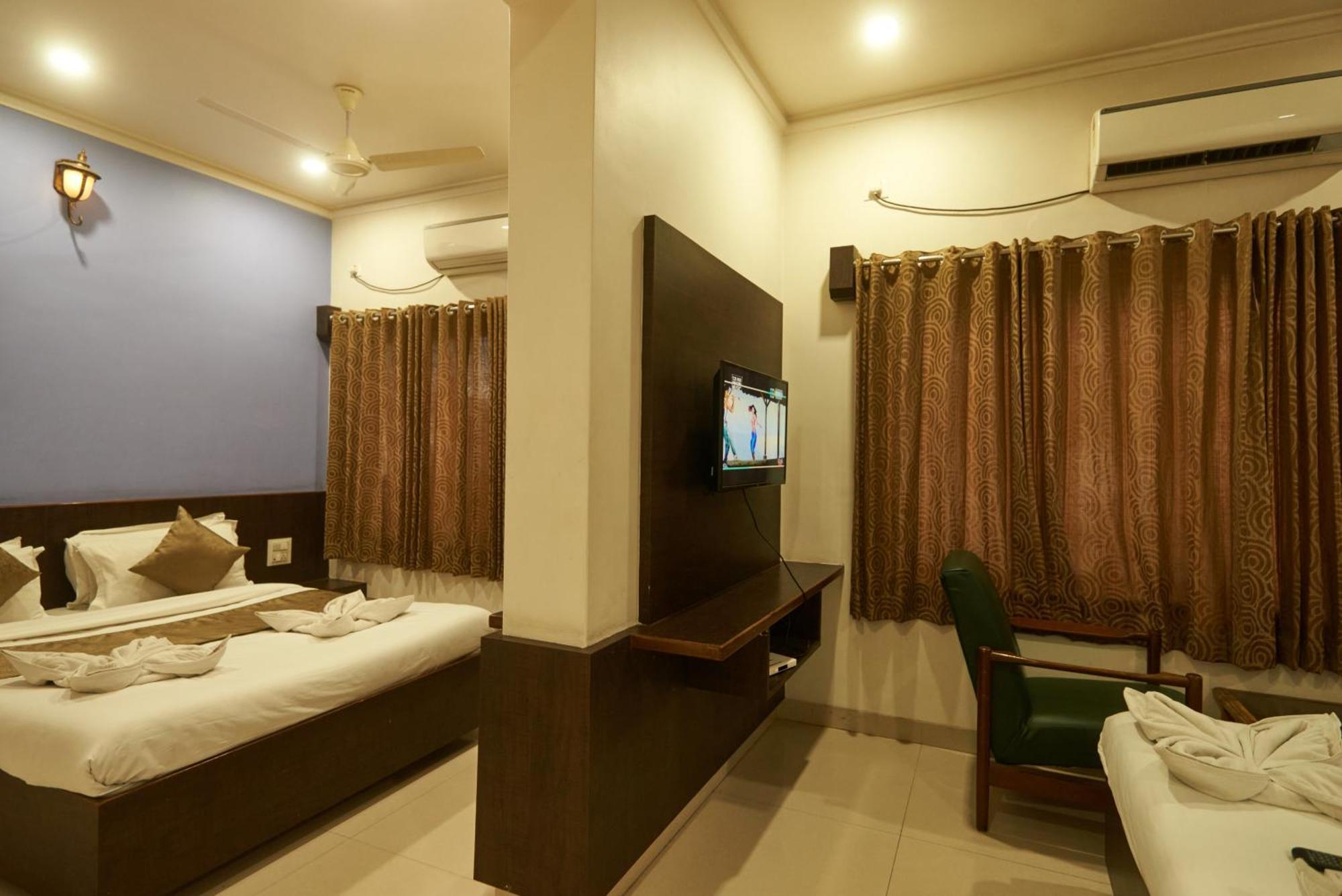 Hotel Pride Inn Shirdi Exterior photo