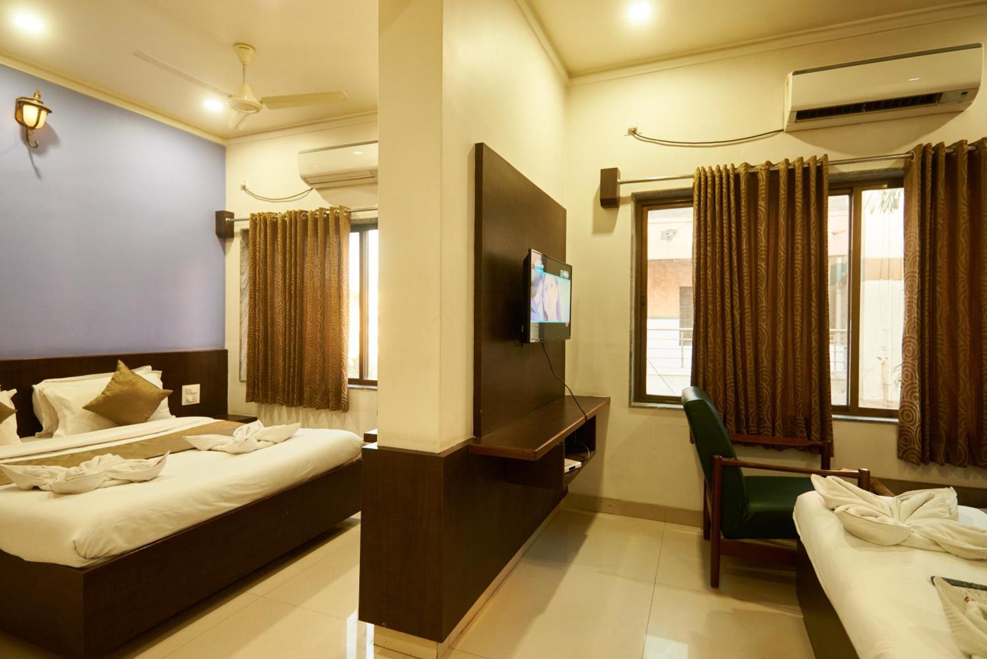 Hotel Pride Inn Shirdi Exterior photo